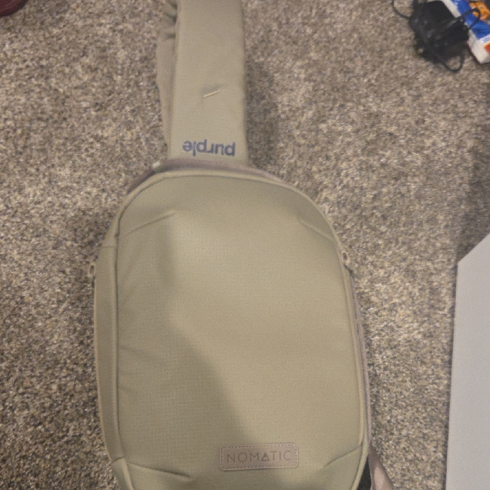 Nomatic Olive Belt Bag